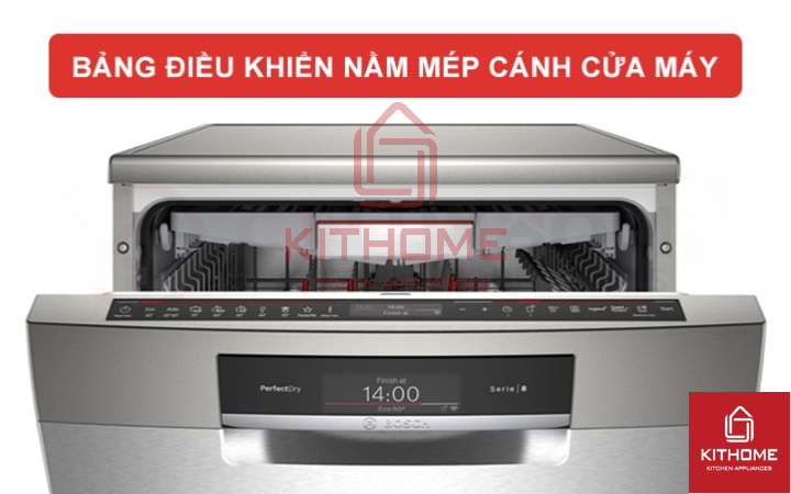Thiết kế bảng điều khiển máy rửa bát SMS8YCI01E nằm ở mép trên cánh cửa máy - bước cải tiến so với dòng máy cũ.