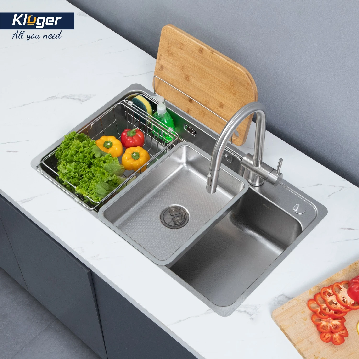 Với thiết kế tích hợp phụ kiện, bạn có thể tận hưởng sự tiện lợi, thẩm mỹ và sáng tạo trong không gian bếp của mình.