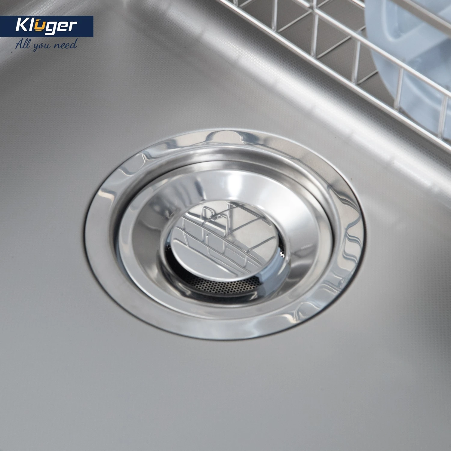 Chậu rửa Kluger KH8048FS-S80 sẽ luôn khô ráo và dễ dàng làm sạch, ngăn ngừa tích tụ nước và vi khuẩn nhờ thiết kế đáy chậu nghiêng 1 góc 3 - 4 độ