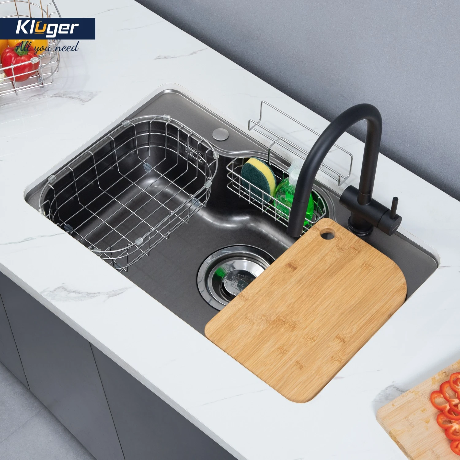 Với thiết kế tích hợp phụ kiện, bạn có thể tận hưởng sự tiện lợi, thẩm mỹ và sáng tạo trong không gian bếp của mình.