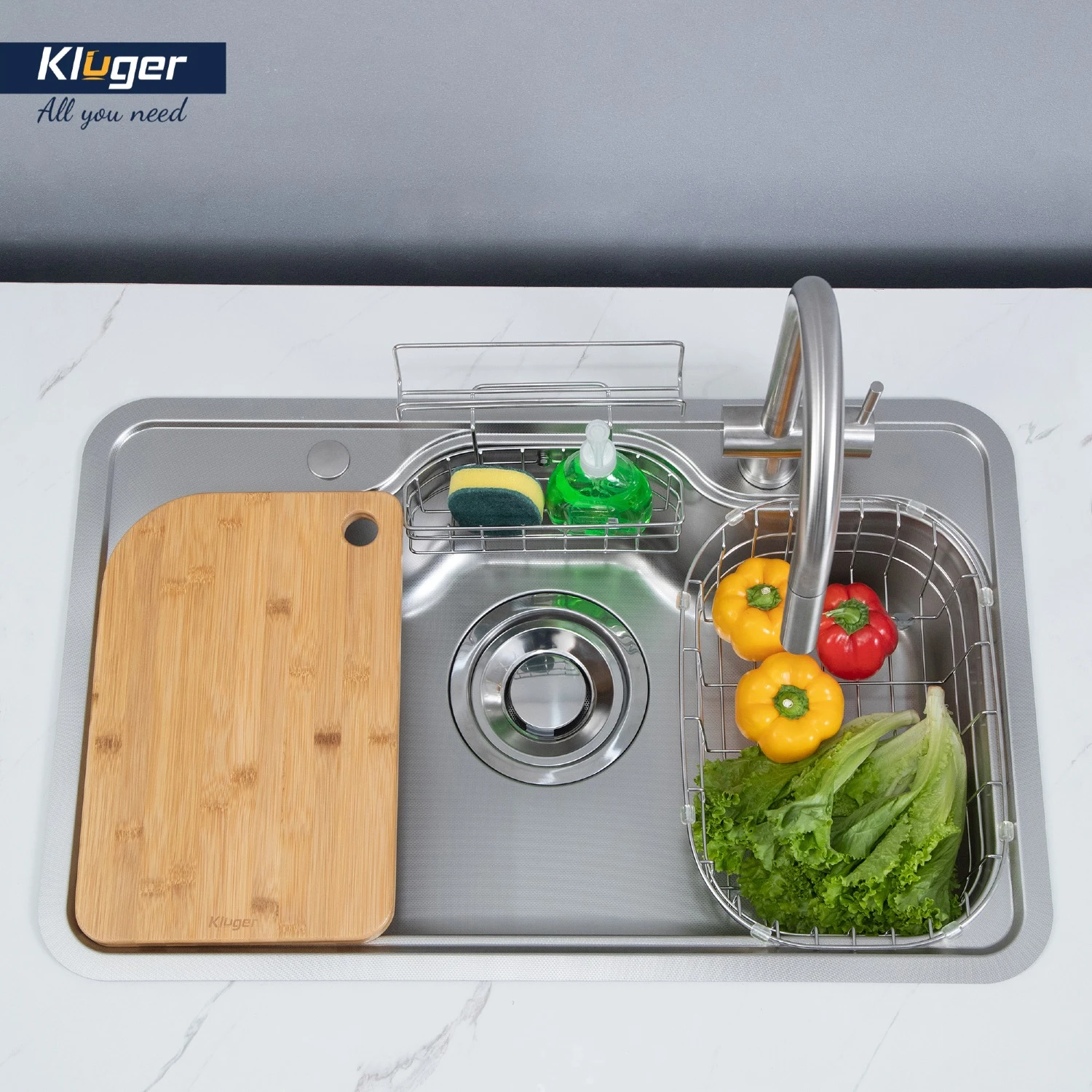 Với thiết kế tích hợp phụ kiện, bạn có thể tận hưởng sự tiện lợi, thẩm mỹ và sáng tạo trong không gian bếp của mình.