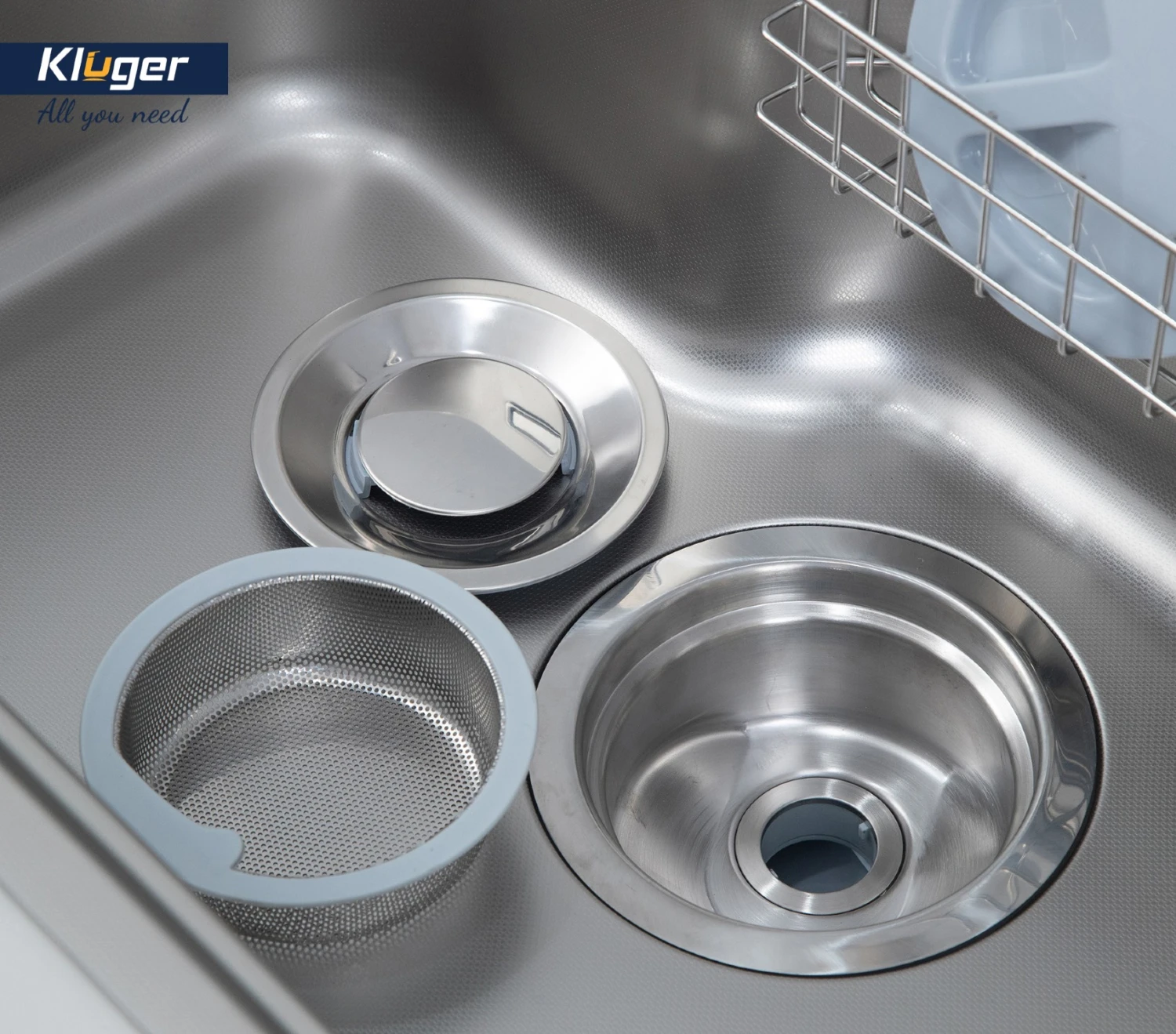 Chậu rửa Kluger KT8050FS-S80 Plus sẽ luôn khô ráo và dễ dàng làm sạch, ngăn ngừa tích tụ nước và vi khuẩn nhờ thiết kế đáy chậu nghiêng 1 góc 3 - 4 độ