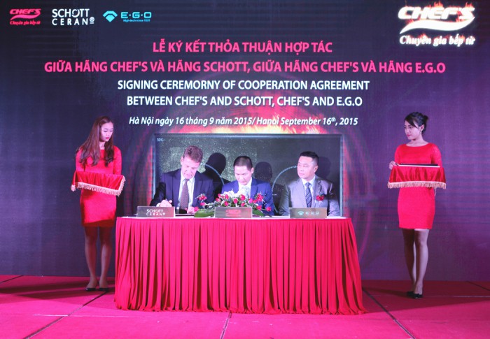 Hình ảnh đại diện Chefs ký kết thỏa thuận với tập đoàn SHOTT CERAN và E.G.O