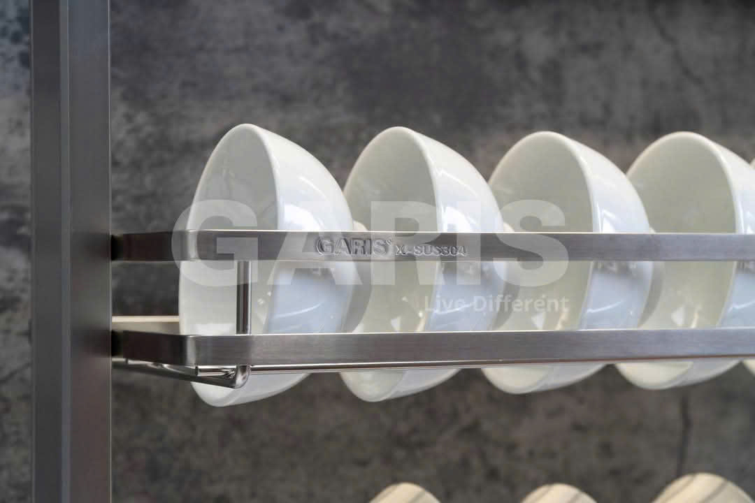 gia-bat-dia-nang-ha-dien-cam-ung-va-giong-noi-khung-nhom-ro-inox-304-garis-gl06xv-6 Giá bát đĩa nâng hạ điện cảm ứng và giọng nói khung nhôm rổ Inox 304 900mm Garis GL06.9XV