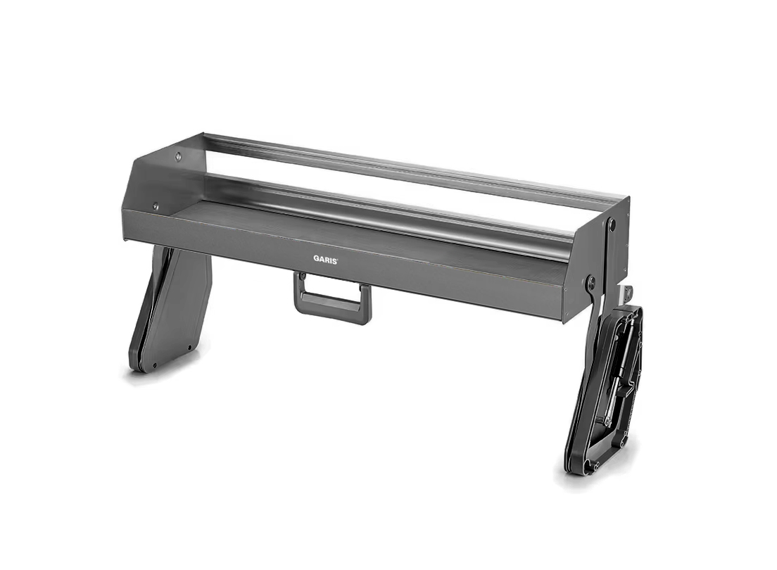 Giá gia vị nâng hạ khay nhôm hàng không phủ Fluorocarbon màu ghi xám 700mm Garis GL05.702 có thiết kế khá nhỏ gọn, giúp bạn tận dụng được tối không gian lưu trữ hệ tủ bếp trên.