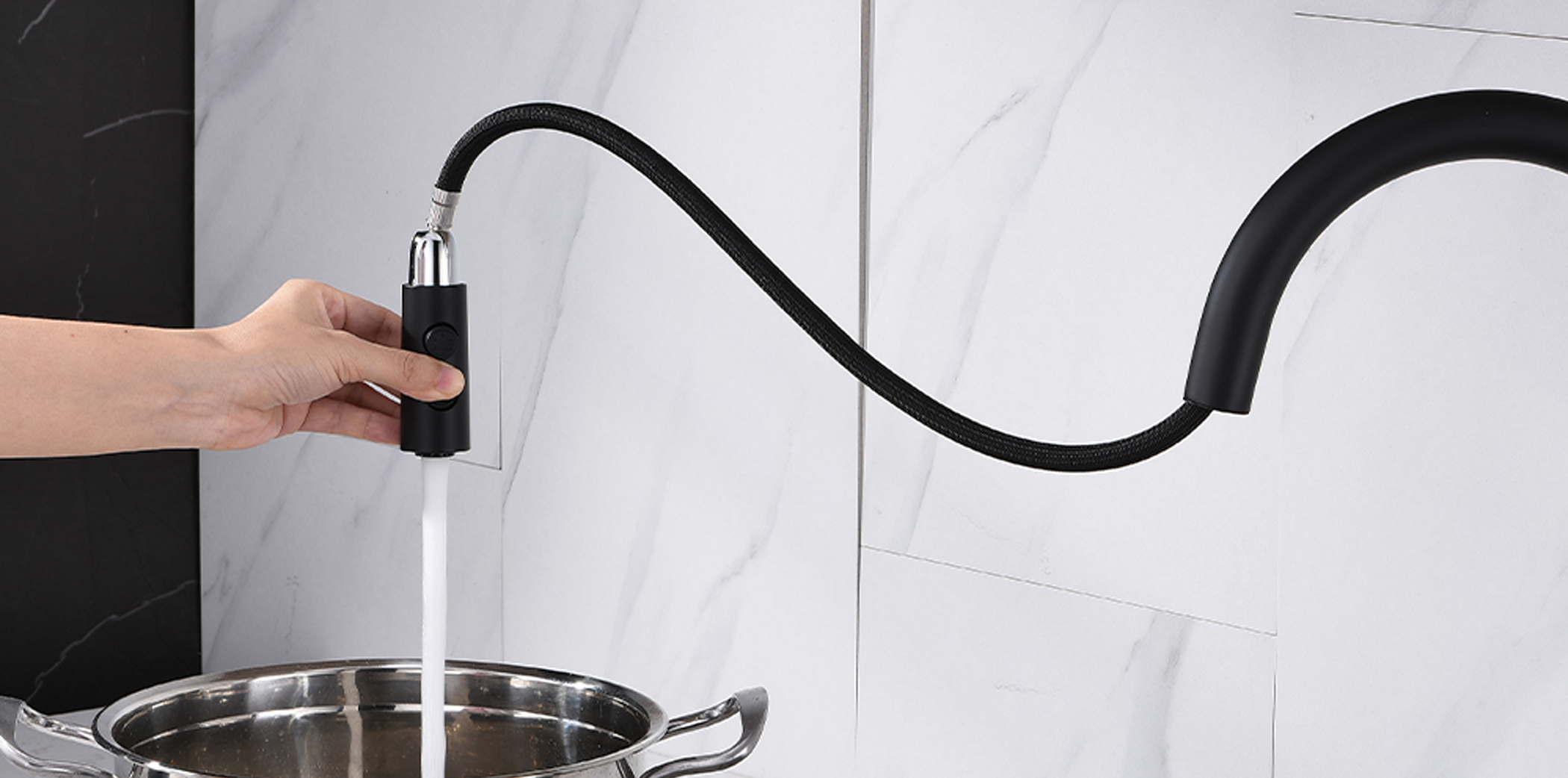 Lõi kéo dây rút vòi rửa Kluger KLF0002B là một phụ kiện hữu ích để tăng cường sự linh hoạt và tiện ích khi sử dụng vòi rửa bát