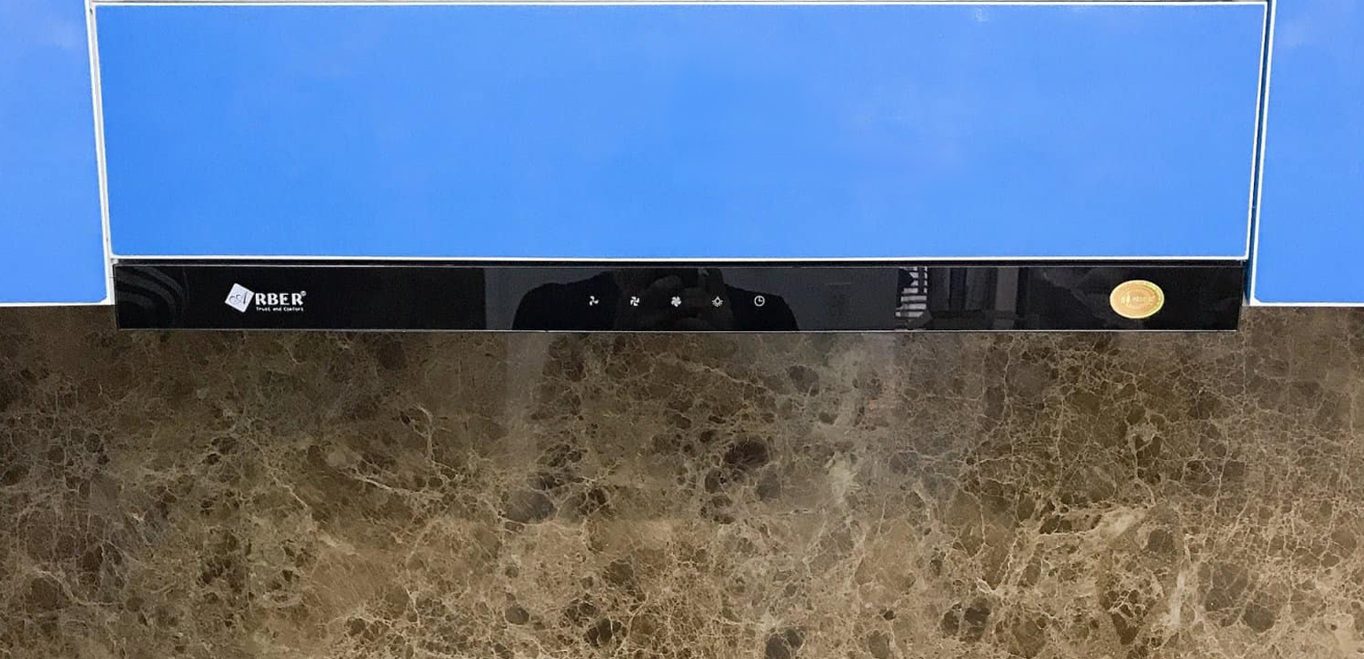 Hình ảnh lắp đặt thực tế - Máy hút mùi Arber AB-900KB - Tại nhà khách hàng