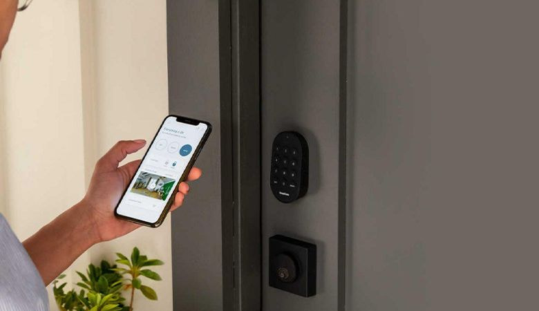 Mở khóa cửa điện tử bằng ứng dụng di động