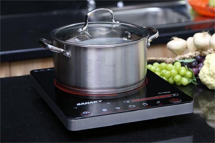 Sử dụng nồi phù hợp với bếp giúp tránh lỗi E0