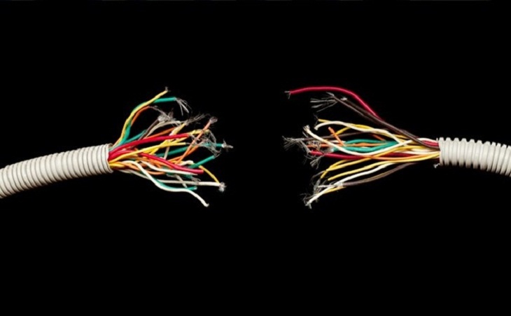 Không nên tự sửa khi bếp bị hở mạch điện