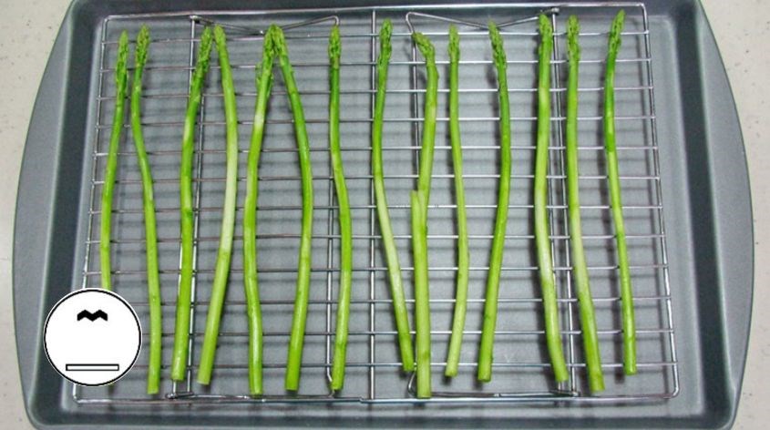 Chế độ nướng tiết kiệm sẽ phù hợp với các món ăn nhanh chín như rau củ