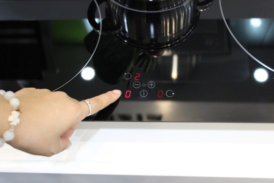 Bảng điều khiển bếp từ cata