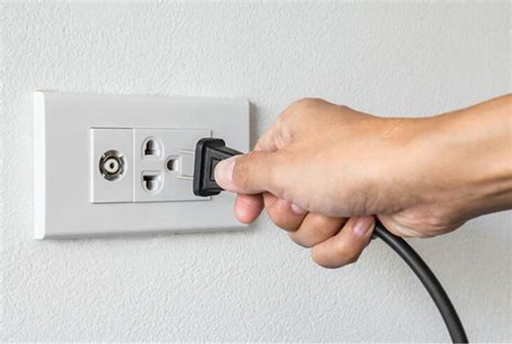 Đảm bảo rằng dây điện của nồi đã được kết nối với ổ cắm điện để thiết bị có thể hoạt động