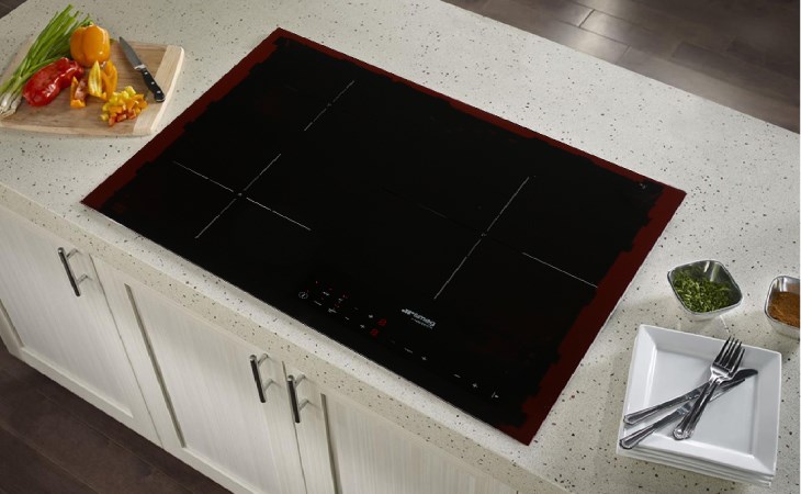 Bếp từ 3 vùng nấu lắp âm Smeg SI5632D (536.64.091) phù hợp để lắp âm, đảm bảo điều kiện an toàn khi sử dụng bếp