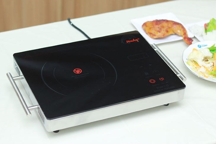 Bếp hồng ngoại Iruka I-77 phù hợp với những người thích sự đơn giản và tinh tế