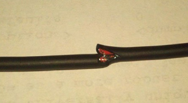 Dây điện nứt, hở