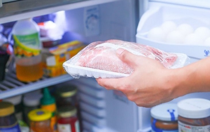 Nên vệ sinh kỹ thực phẩm tươi sống trước khi cho vào tủ Nên vệ sinh kỹ thực phẩm tươi sống trước khi cho vào tủ
