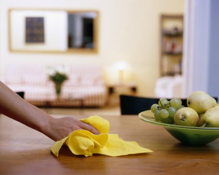 Thường xuyên lau chùi vết bẩn
