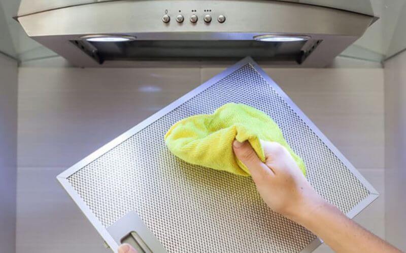 Dùng khăn khô lau lại toàn bộ các bộ phận sau đó để các bộ phận ở nơi khô thoáng.