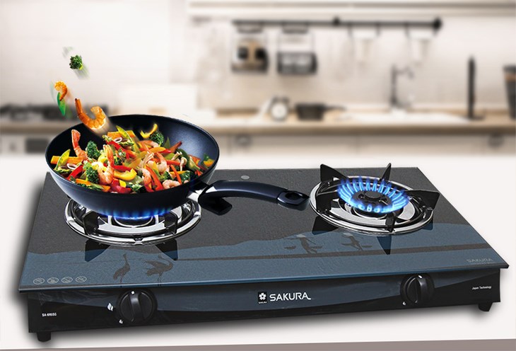 Bếp ga đôi Sakura SA-695SG có kiểu dáng lắp dương dễ sử dụng