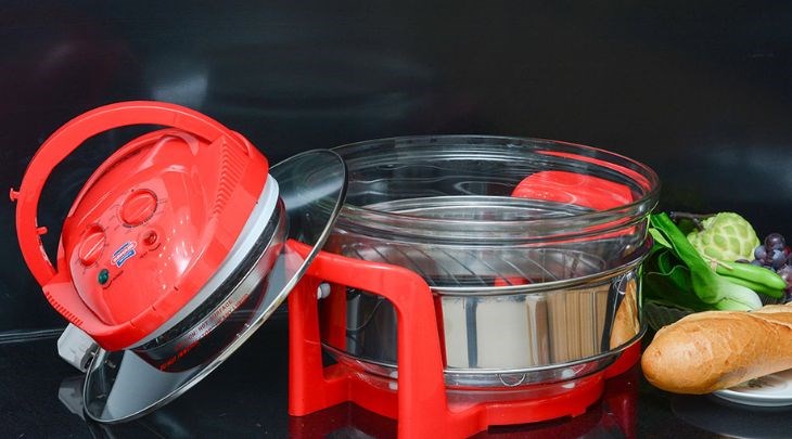 Thiết kế lò khá lớn, dung tích sử dụng nhiều nên khá cồng kềnh, khó vệ sinh