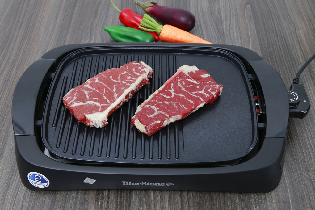 Bạn nên làm nóng bếp nướng điện trước khoảng 5 phút