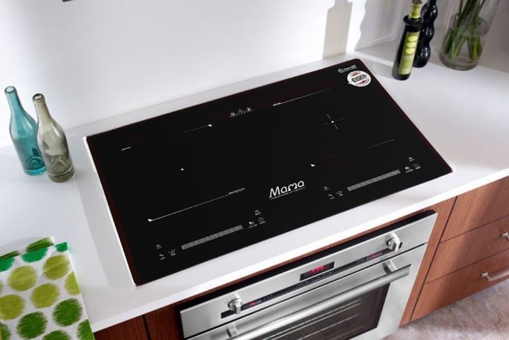 Bếp từ đôi lắp âm Sunhouse Mama MMB9201DIH có 2 vùng nấu thuận tiện, thích hợp với nhiều nồi chảo sử dụng đế nhiễm từ, dùng tiện lợi cho các hộ gia đình