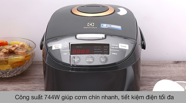 Nồi cơm điện tử Electrolux 1 lít E7RC1-550K có dung tích 1 lít, phù hợp sử dụng cho gia đình từ 2 - 4 người Nồi cơm điện tử Electrolux 1 lít E7RC1-550K có dung tích 1 lít, phù hợp sử dụng cho gia đình từ 2 - 4 người