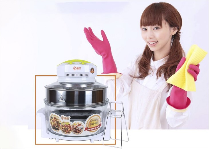 Dùng cọ sắt để chà rửa