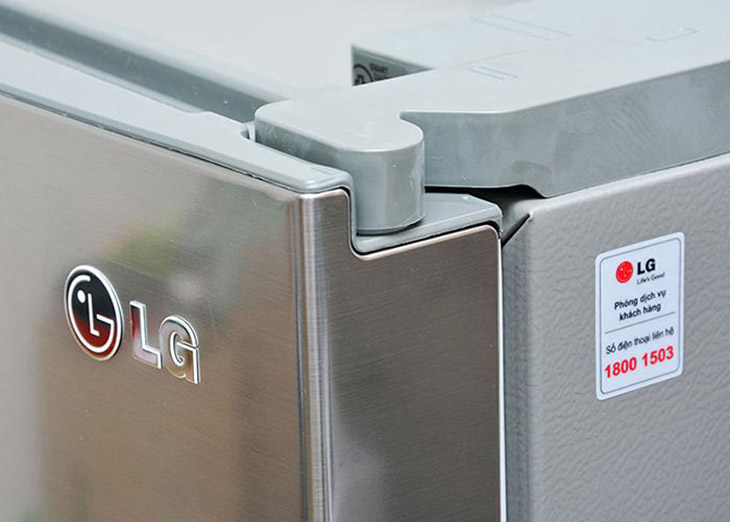 Các bản lề tủ lạnh không thẳng