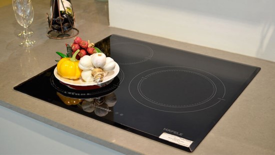 2210_bngsosnhbptboschvbpthafele Bảng so sánh Bếp từ Bosch và Bếp từ Hafele