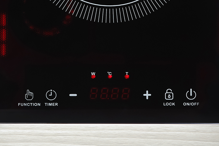 Bếp điện từ Lock&Lock EJI411 trang bị bảng điều khiển cảm ứng hiện đại, nhạy bén và dễ thao tác