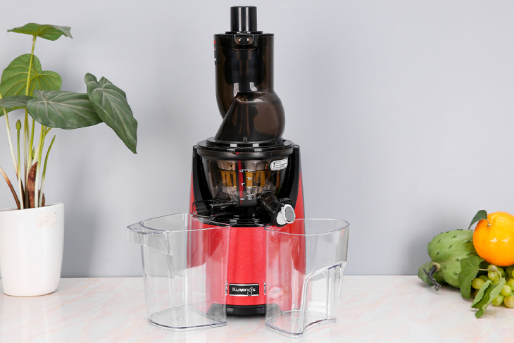 Thế mạnh của Kuving là các thiết bị nhà bếp như: máy ép hoa quả, máy xay,...