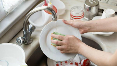 5 lý do bạn nên mua máy rửa bát