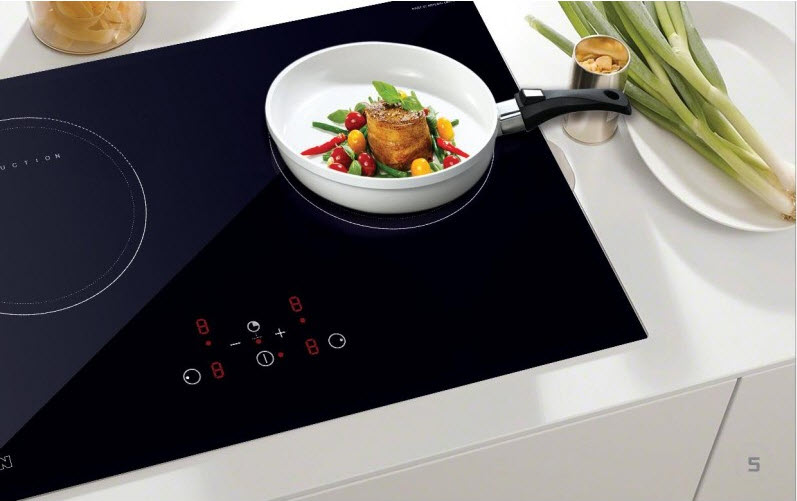 So sánh bếp từ Bosch và Giovani