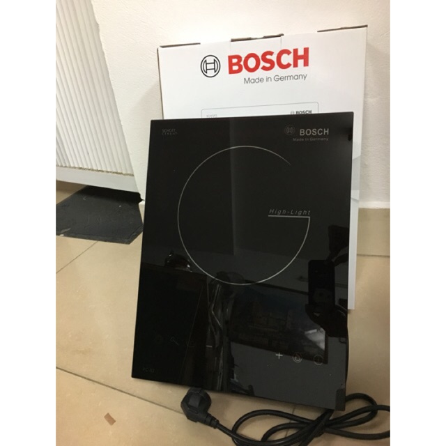 So sánh bếp từ Bosch và Hafele