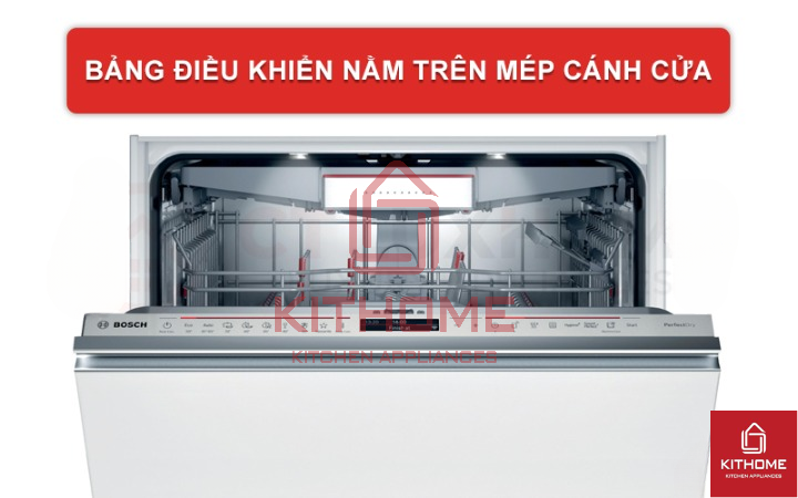 Bảng điều khiển máy nằm trên mép cánh cửa máy rửa bát Bosch SMV8YCX01E.