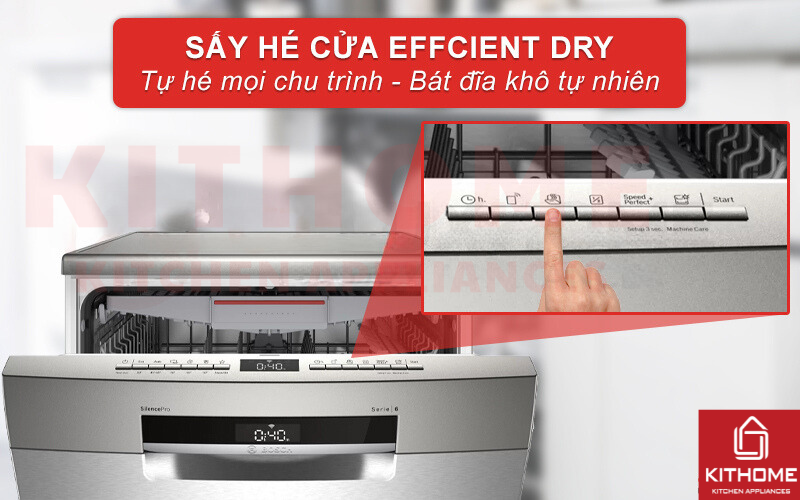 Kích hoạt EfficientDry sấy khô bát đĩa hiệu quả bằng cách hé cửa.