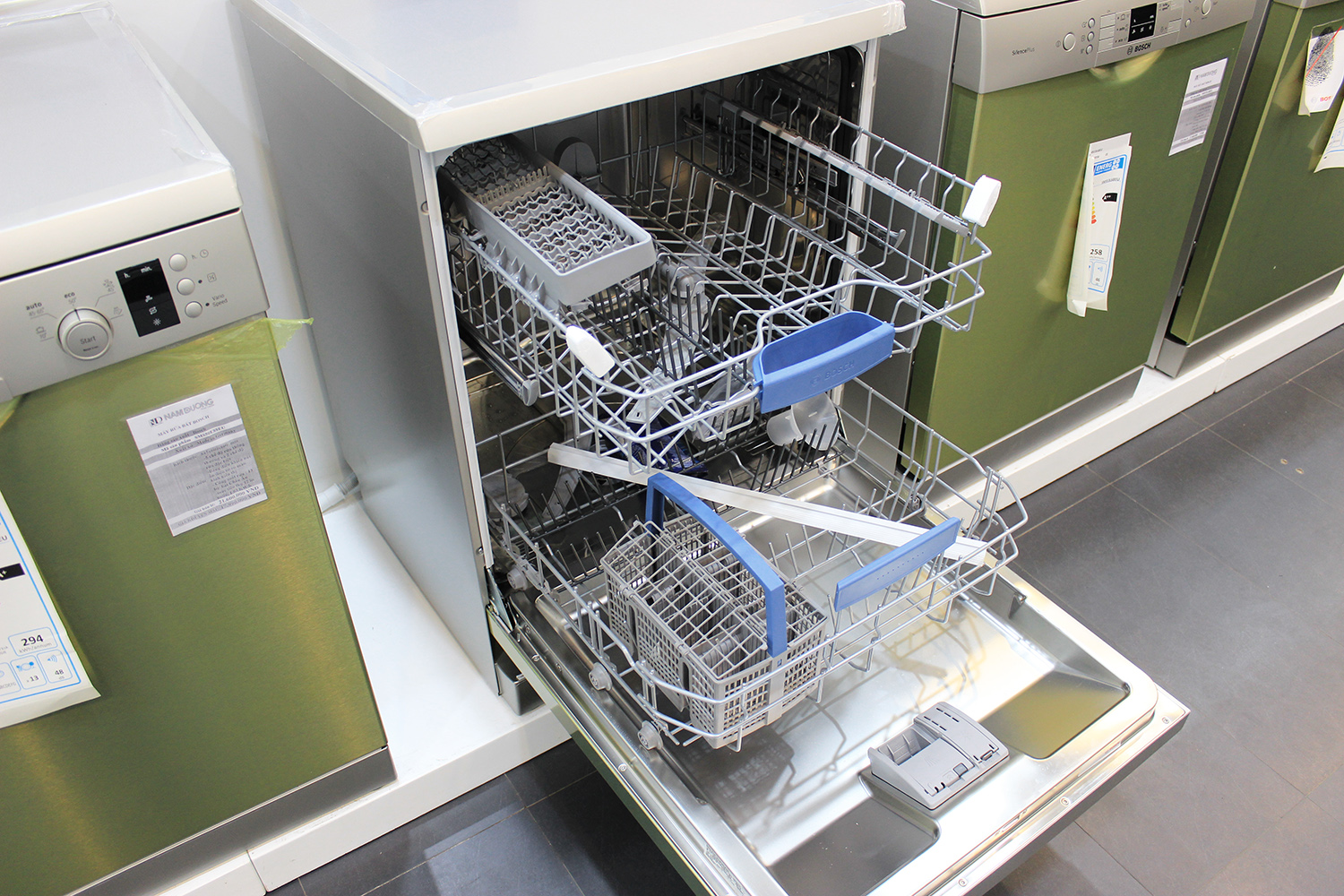 Máy rửa bát Bosch SMS46GW04E