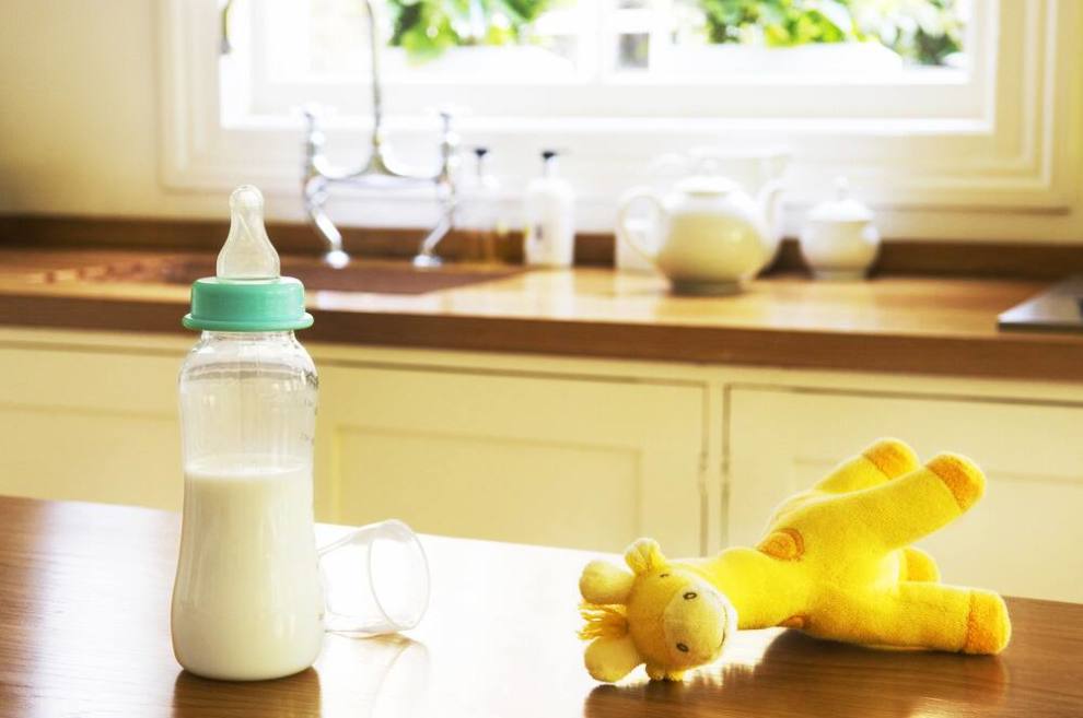 Bình Sữa Được Rửa Sạch Sẽ Và Tiệt Trùng Hiệu Quả