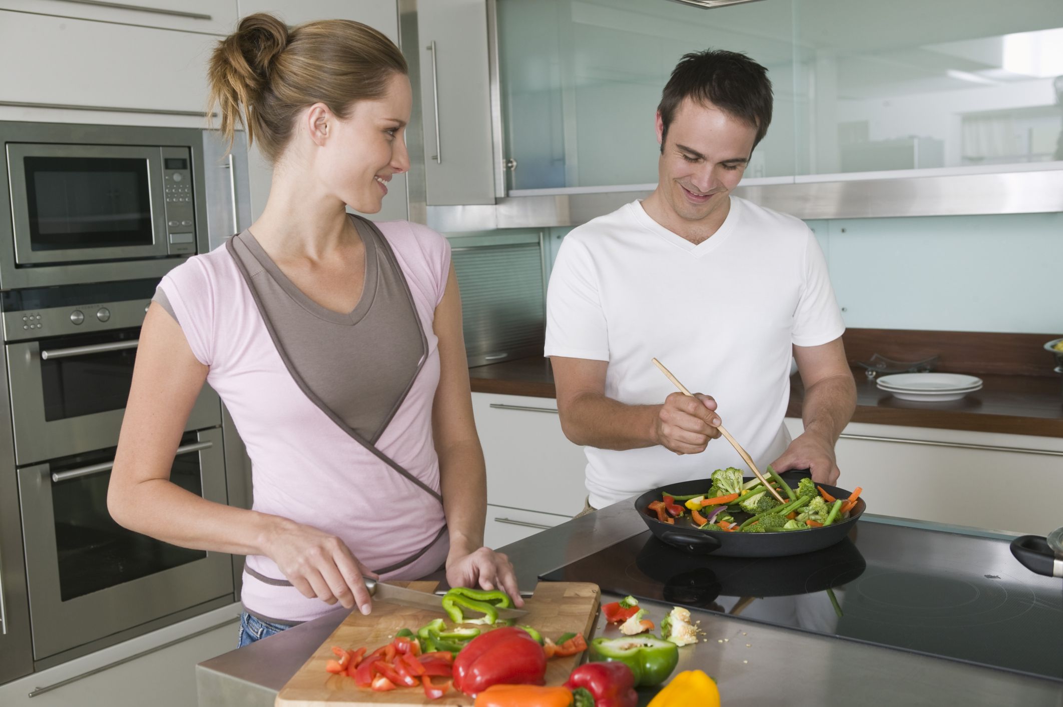 4 Lưu Ý Khi Sử Dụng Bếp Từ Ai Cũng Bỏ Qua – Coi Chừng Hại Bếp, Tốn Điện!