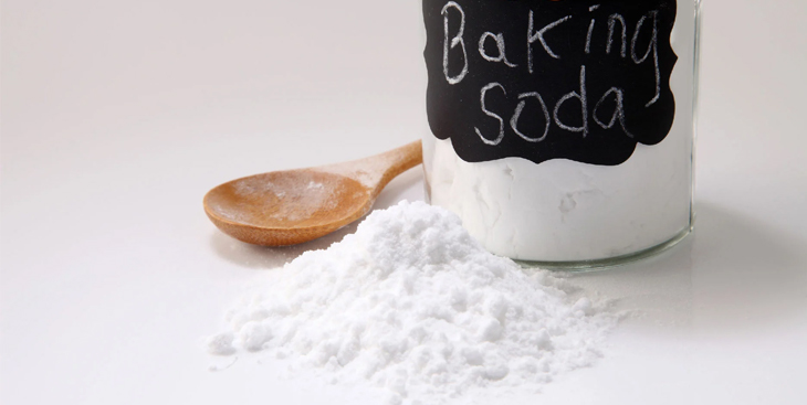Dùng baking soda kết hợp với nước ấm