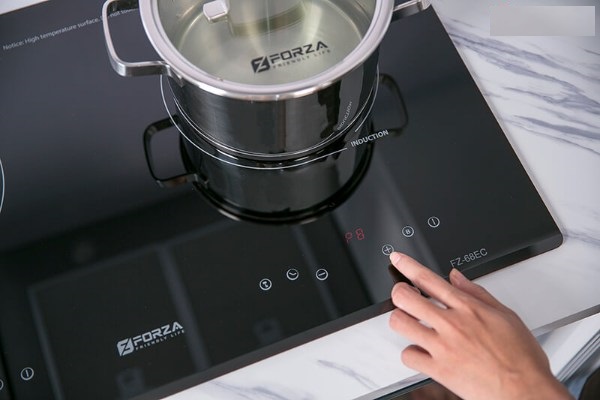 Bếp từ bị chập chờn bật tắt liên tục: Nguyên nhân và cách khắc phục triệt để