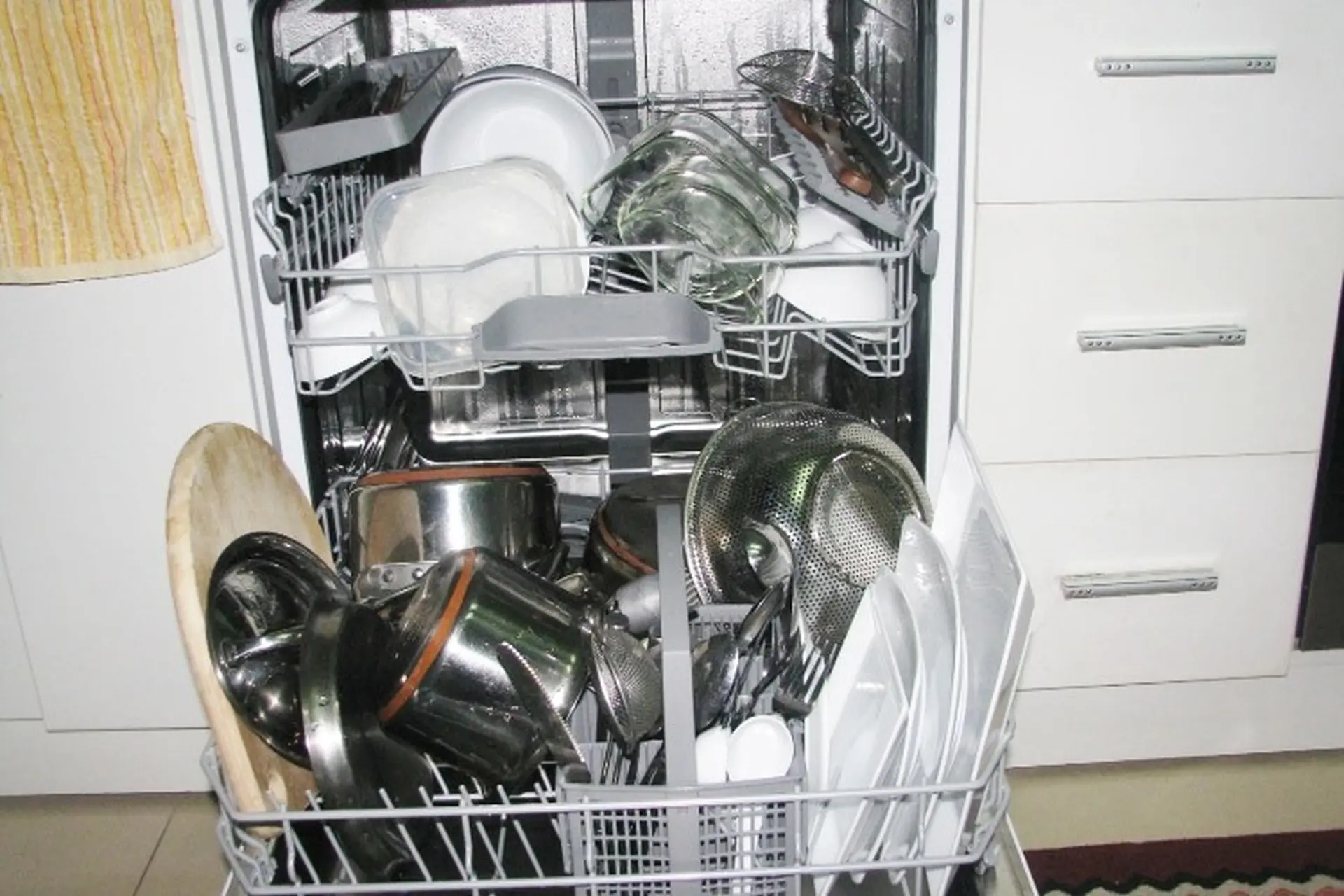 Thực hư tác hại của máy rửa bát – Có đáng lo như nhiều người vẫn nghĩ 2025?