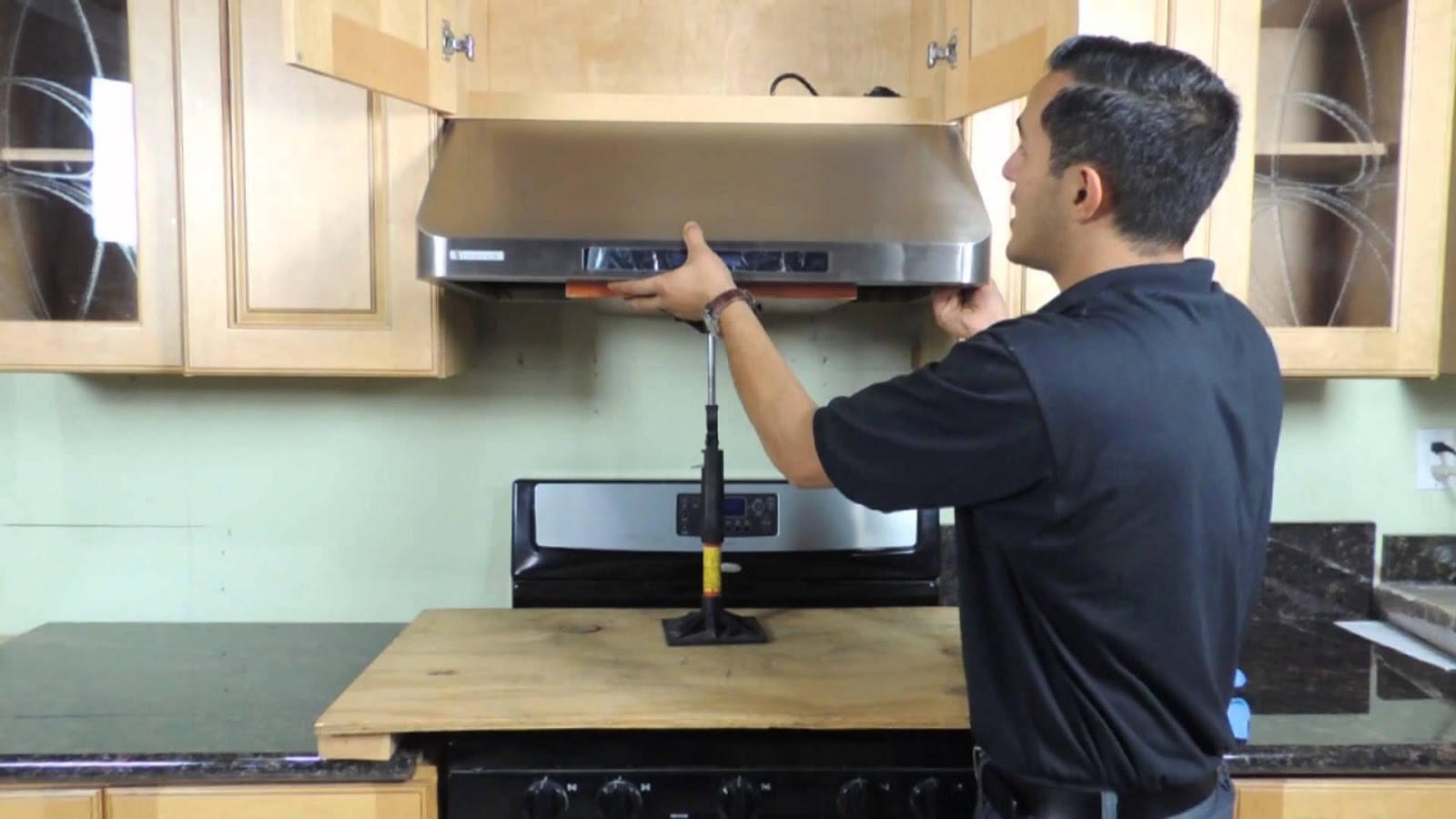 Hướng dẫn 5 cách lắp máy hút mùi đúng kỹ thuật chỉ với 9 bước (kèm khoảng cách & mẹo đi ống)