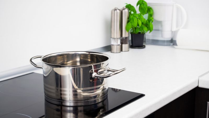 Bếp từ dùng nồi gì? Sai lầm mà hơn 90% người dùng đều mắc phải