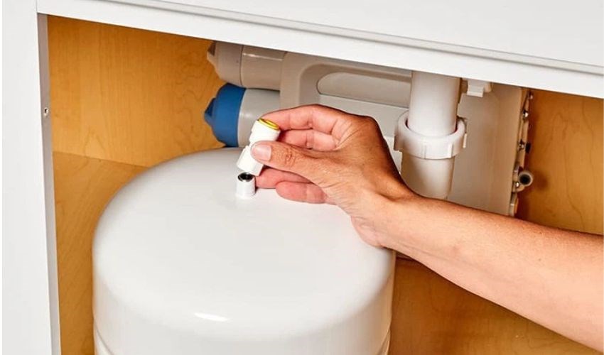 Bơm hơi bình áp máy lọc nước Kangaroo tại nhà: Mẹo nhanh gọn cho người mới